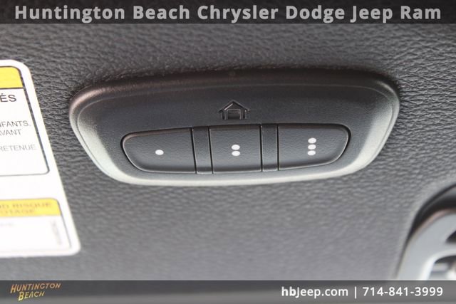 Used 2023 Jeep Wrangler Unlimited Sahara image 38