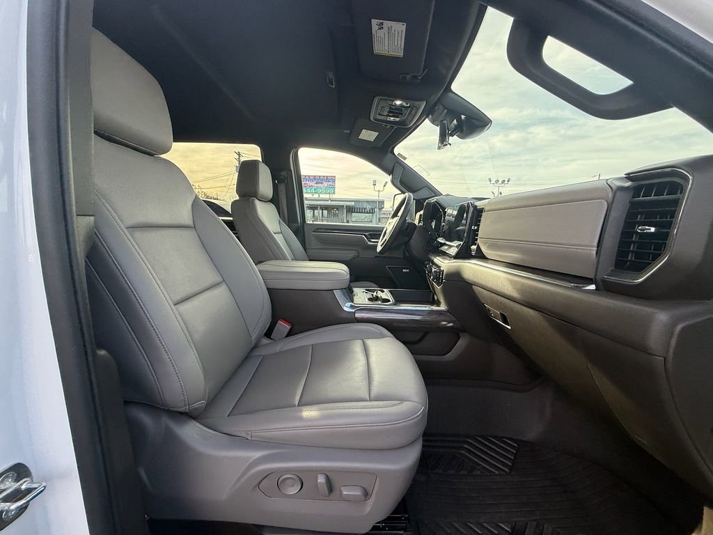 Used 2024 Chevrolet Silverado 2500 LTZ w/ LTZ Premium Package image 23