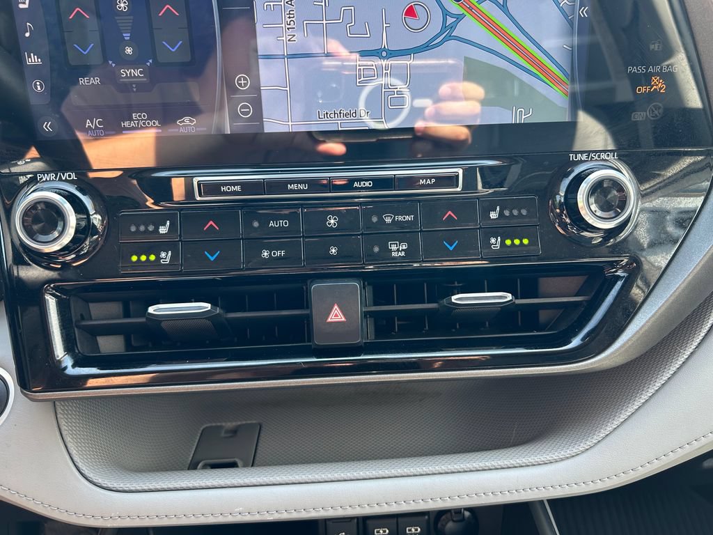 Certified 2021 Toyota Highlander Limited AWD/4WD image 31