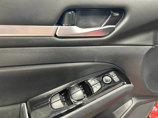 Used 2024 Nissan Altima 2.5 SR AWD/4WD image 21
