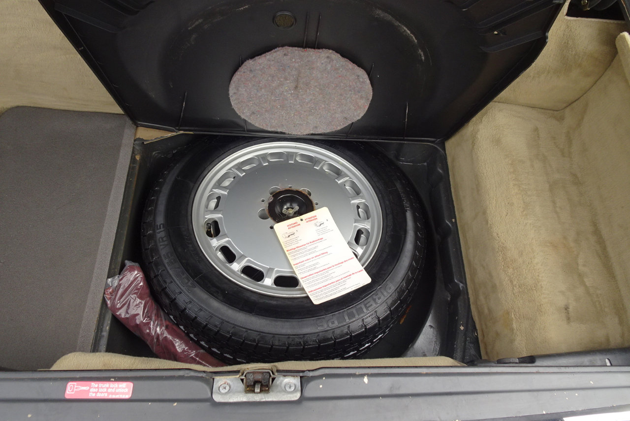 Used 1988 Mercedes-Benz 560 SL image 31