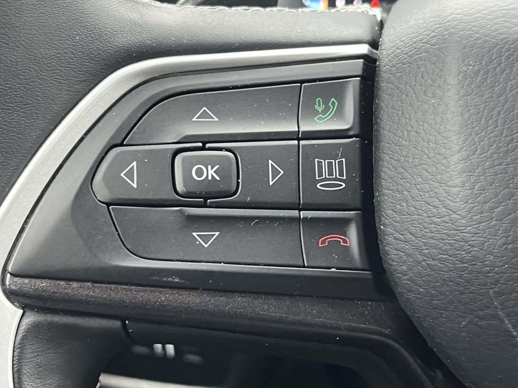 Used 2021 Jeep Grand Cherokee L Laredo w/ Luxury Tech Group I image 32