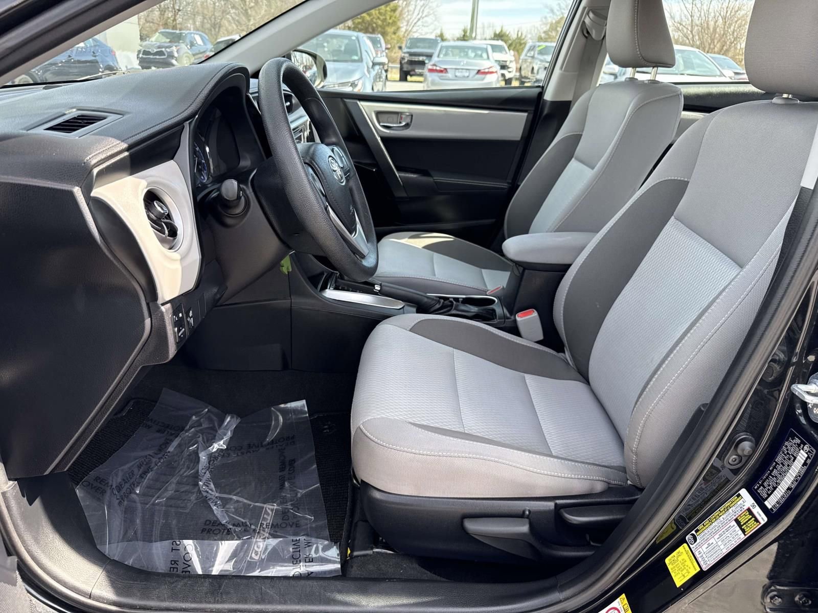 Used 2017 Toyota Corolla LE w/ Carpet Mat Package (TMS) FWD image 27