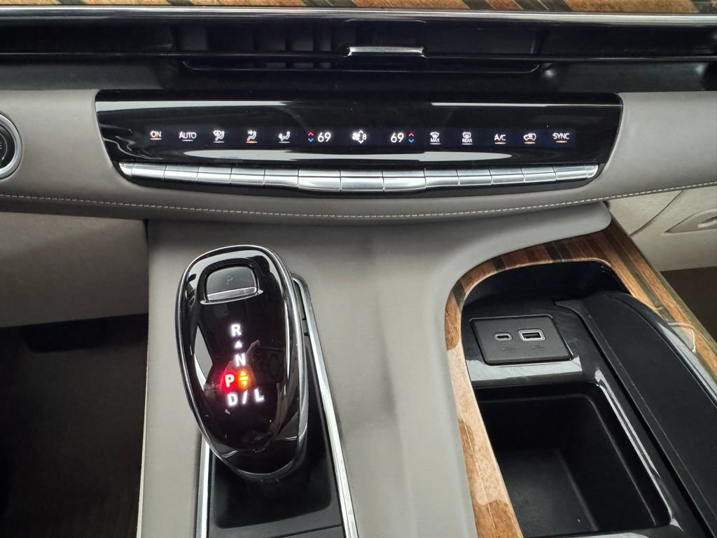 Used 2022 Cadillac Escalade Sport Platinum w/ Heavy-Duty Trailer Package AWD/4WD image 33
