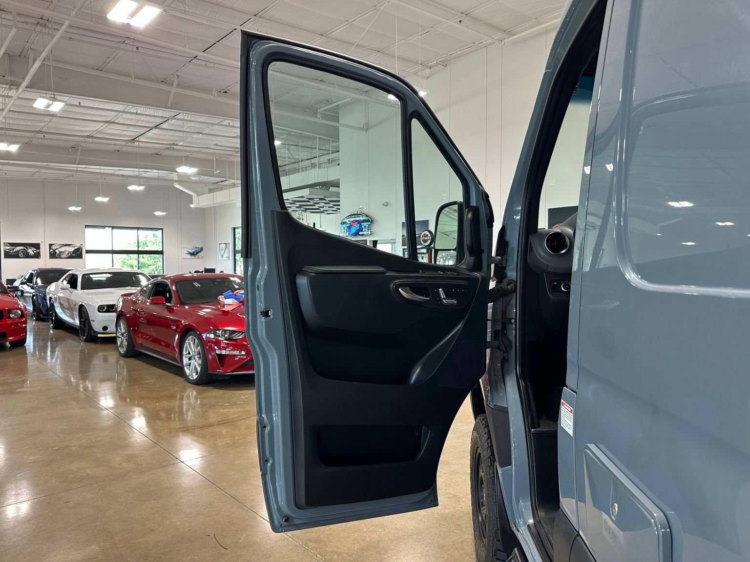 Used 2021 Mercedes-Benz Sprinter 2500 image 12