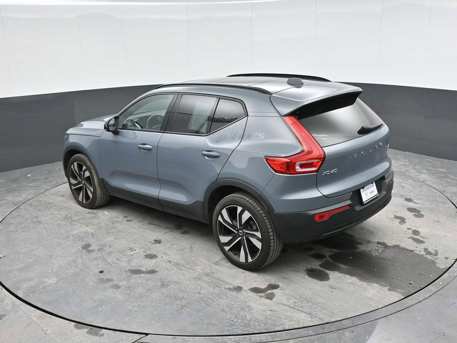 Used 2023 Volvo XC40 B5 Plus w/ Driver Assist Package image 12