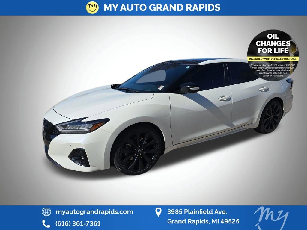 Used 2023 Nissan Maxima SR w/ Sport Mat Group image 3