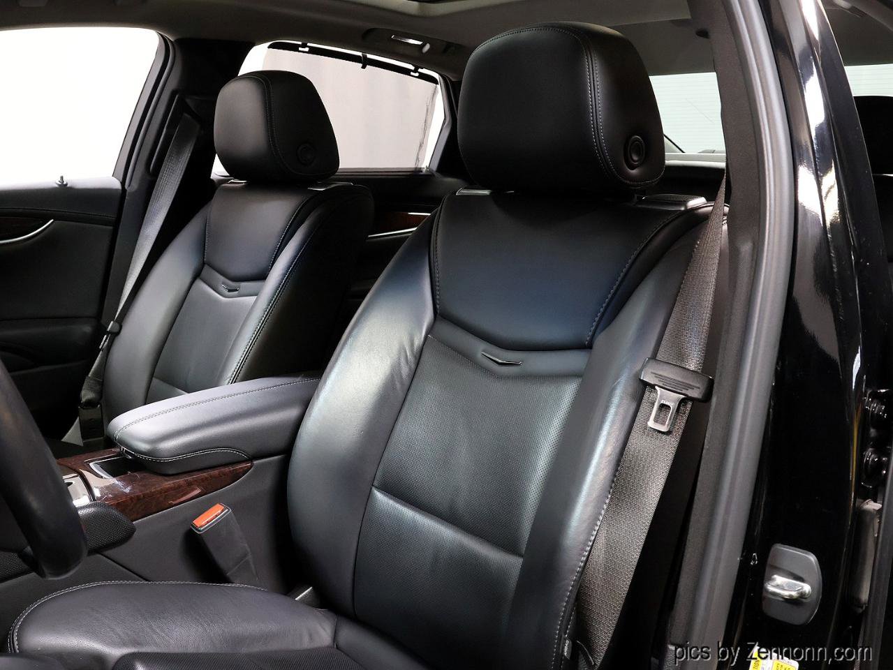 Used 2015 Cadillac XTS Premium image 18