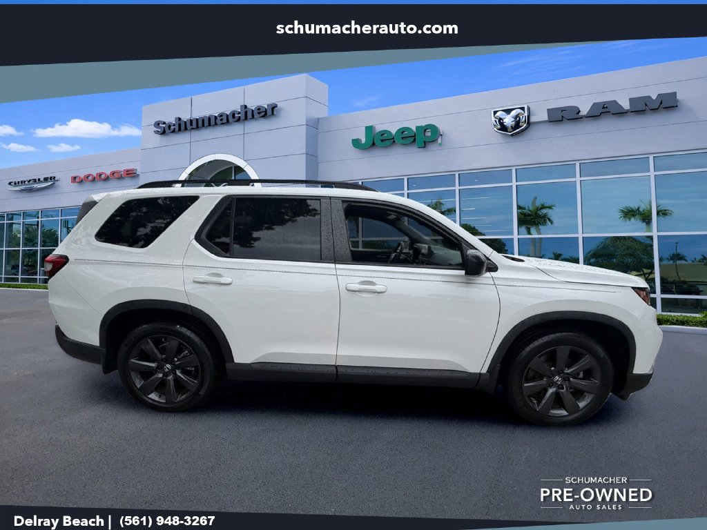 Used 2025 Honda Pilot Sport image 8