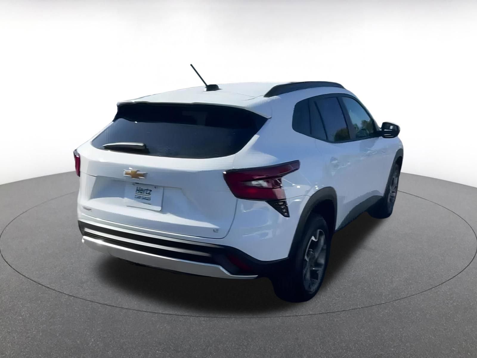 Used 2025 Chevrolet Trax LT image 14