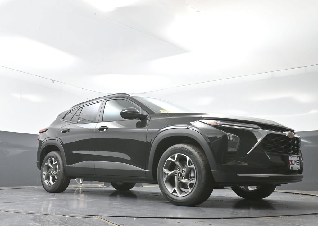New 2026 Chevrolet Trax LT w/ Driver Confidence Package FWD image 38