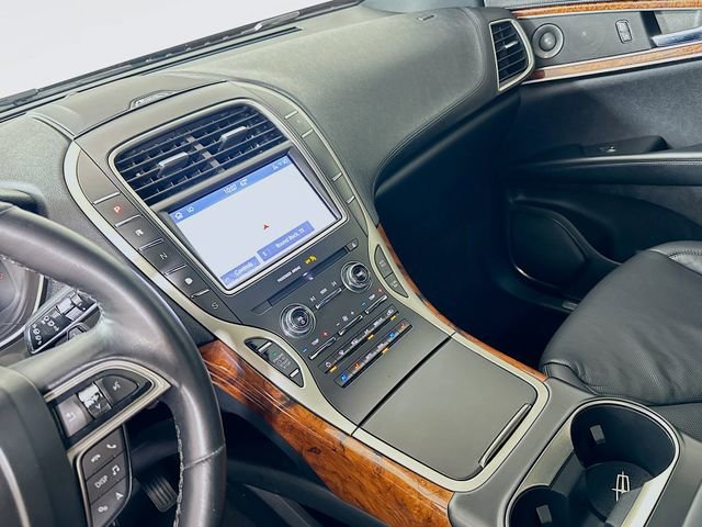 Used 2020 Lincoln Nautilus Reserve image 17