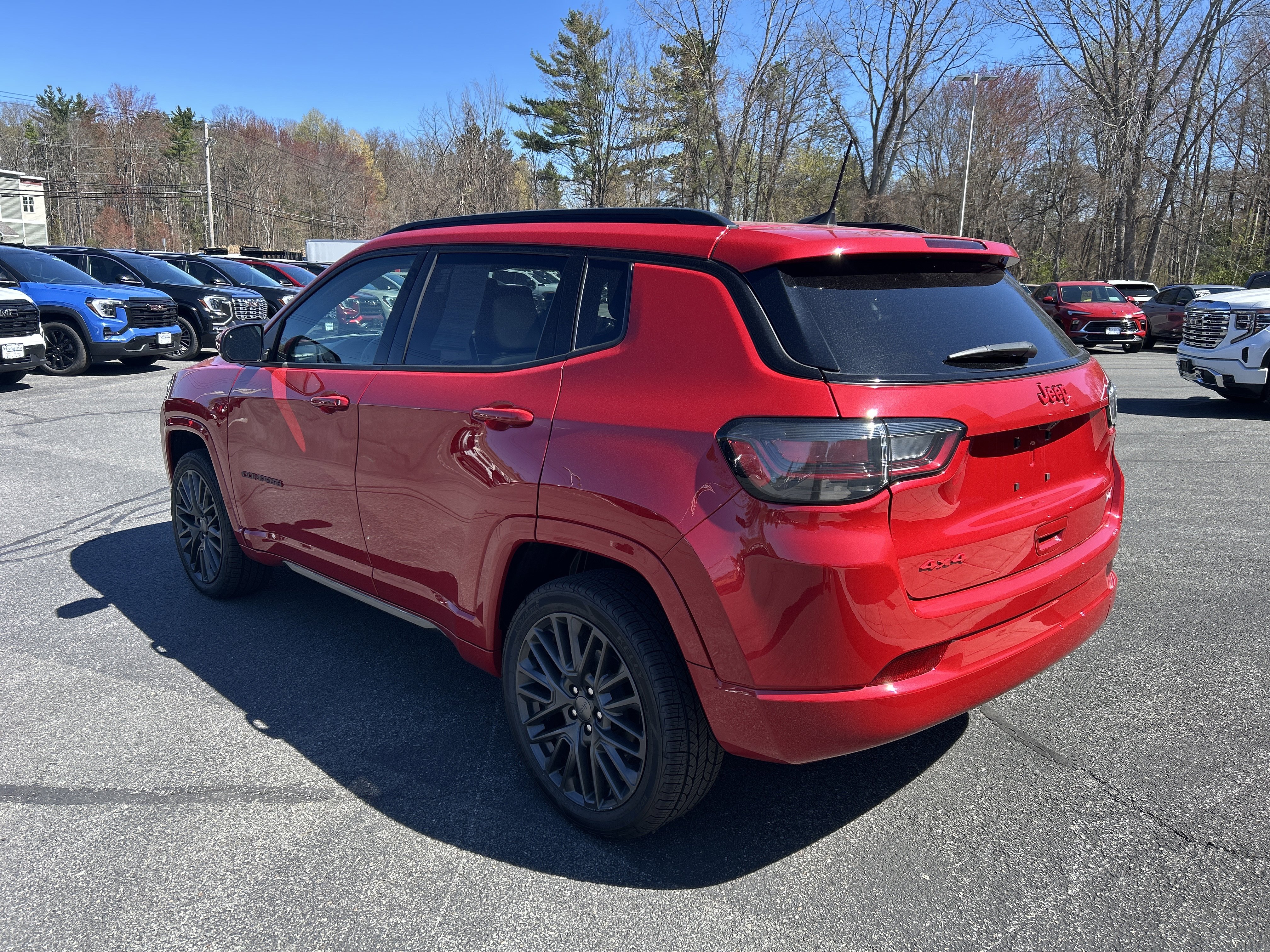 Used 2022 Jeep Compass Limited w/ (RED) Package AWD/4WD image 5