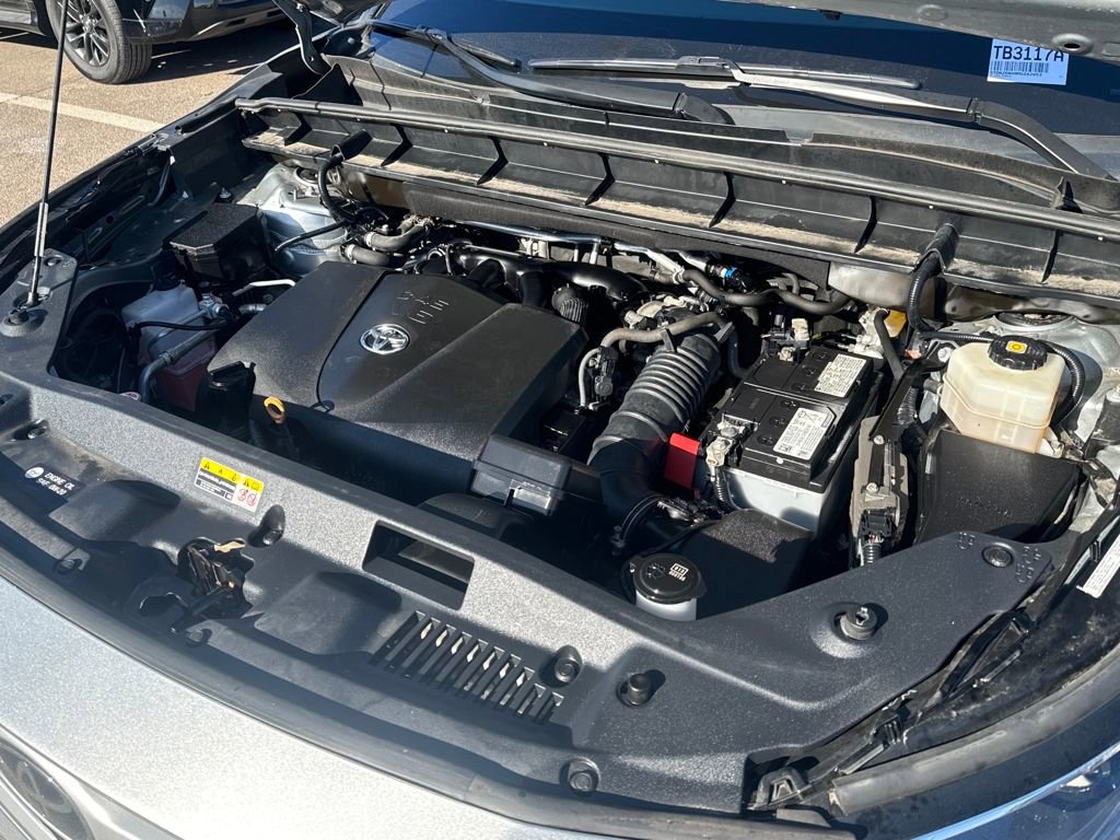 Used 2021 Toyota Highlander LE image 46