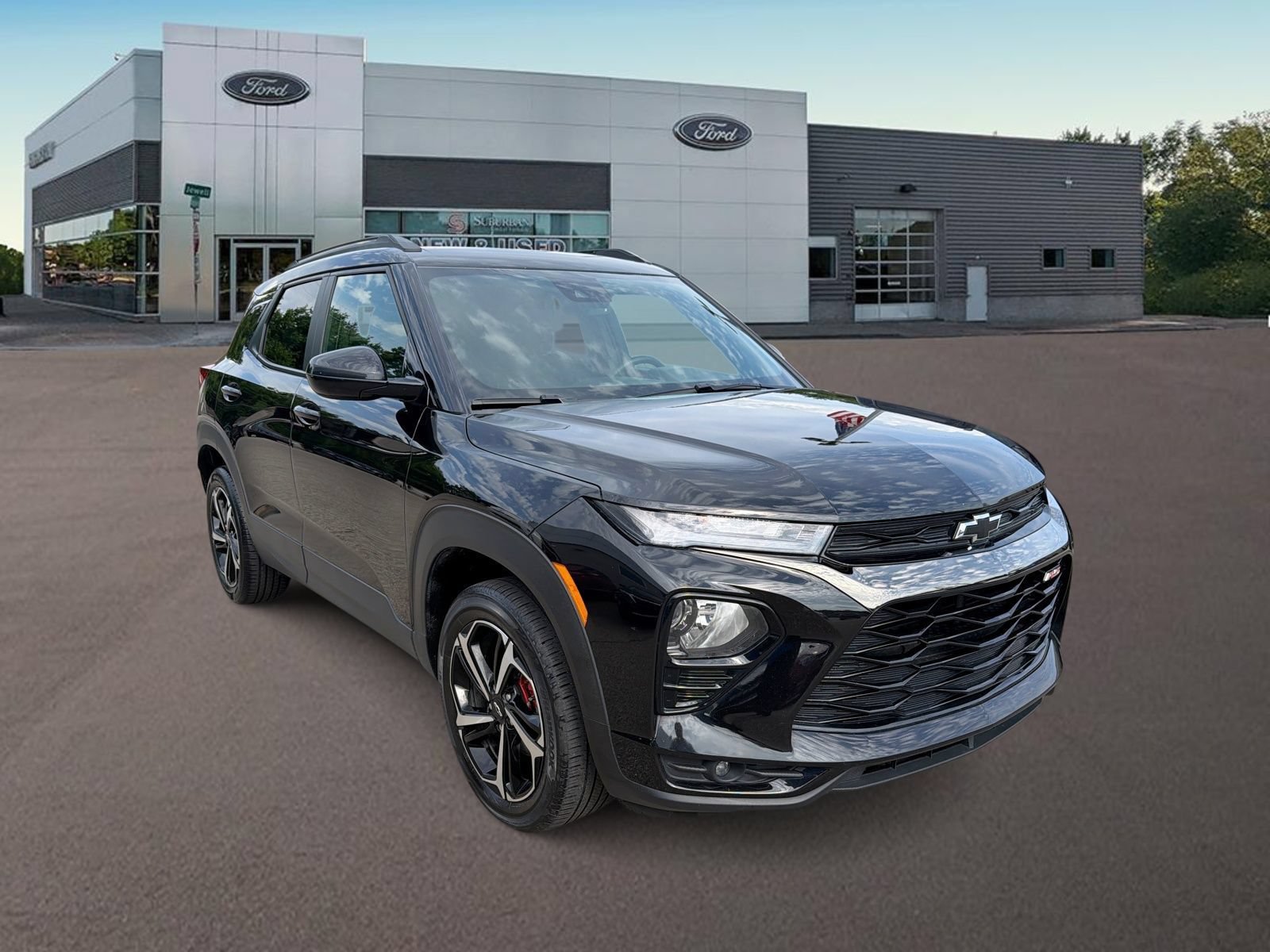 Used 2023 Chevrolet TrailBlazer RS w/ Convenience Package AWD/4WD image 2