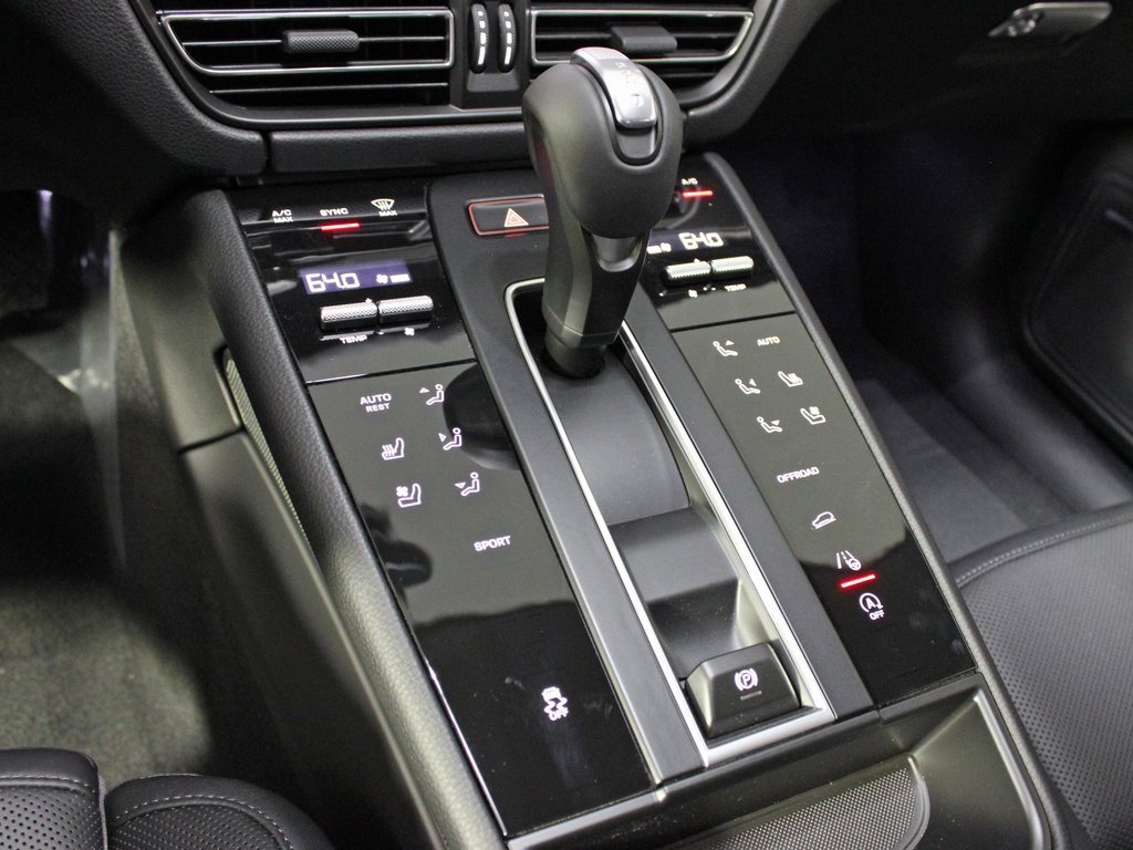 Used 2026 Porsche Macan image 28