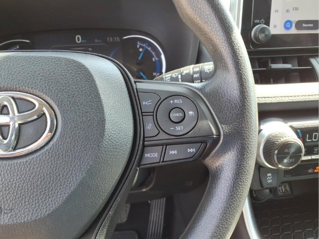 Used 2023 Toyota RAV4 XLE AWD/4WD image 17