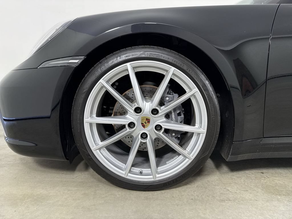Certified 2024 Porsche 911 Carrera 4 AWD/4WD image 13