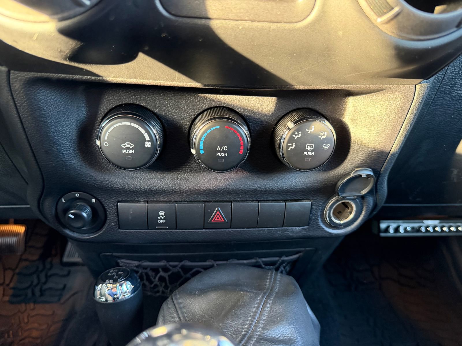 Used 2017 Jeep Wrangler Unlimited Sport w/ Quick Order Package 23S AWD/4WD image 21