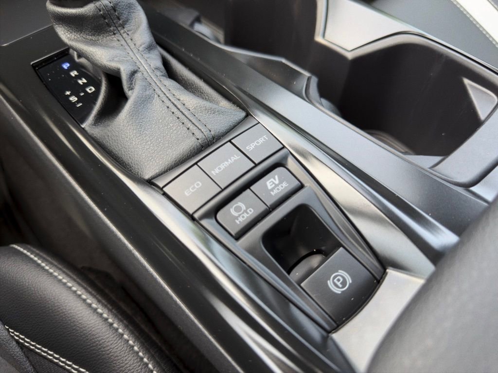 Used 2025 Toyota Camry SE w/ Convenience Package AWD/4WD image 9