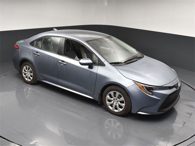 Used 2025 Toyota Corolla LE image 38