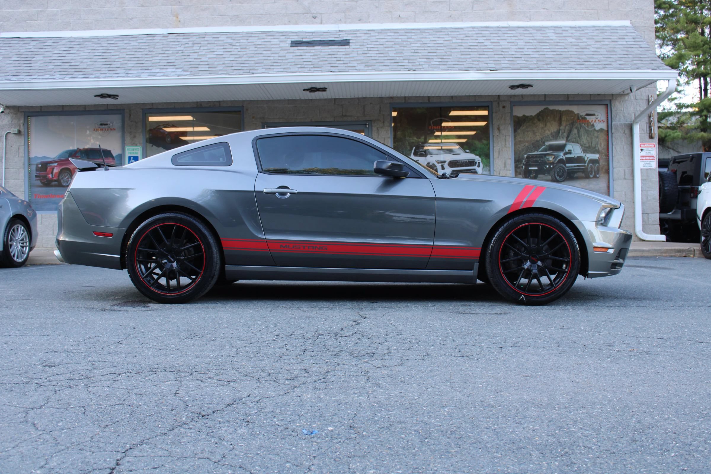 Used 2014 Ford Mustang Coupe RWD image 19