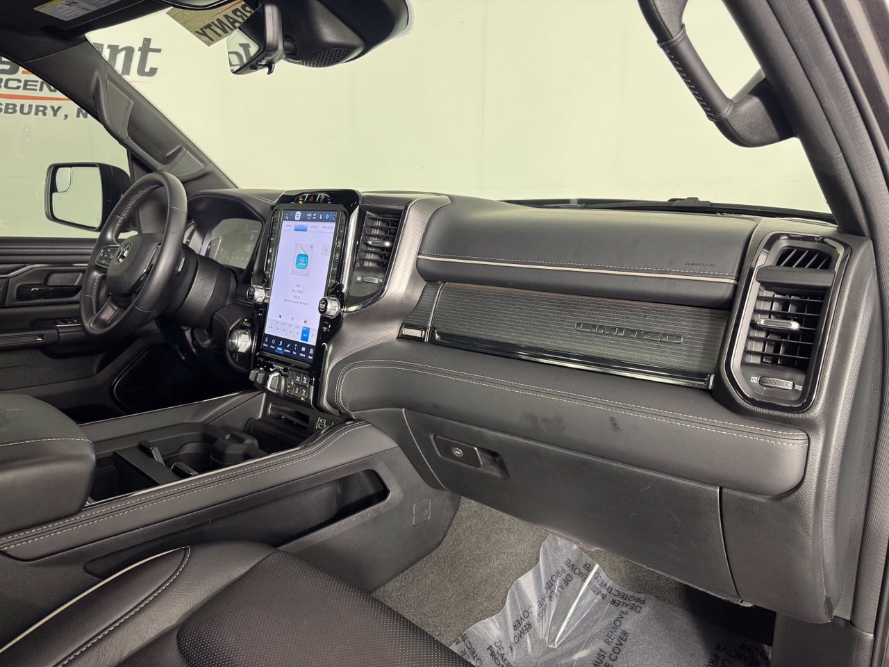 Used 2024 RAM 1500 Limited AWD/4WD image 38