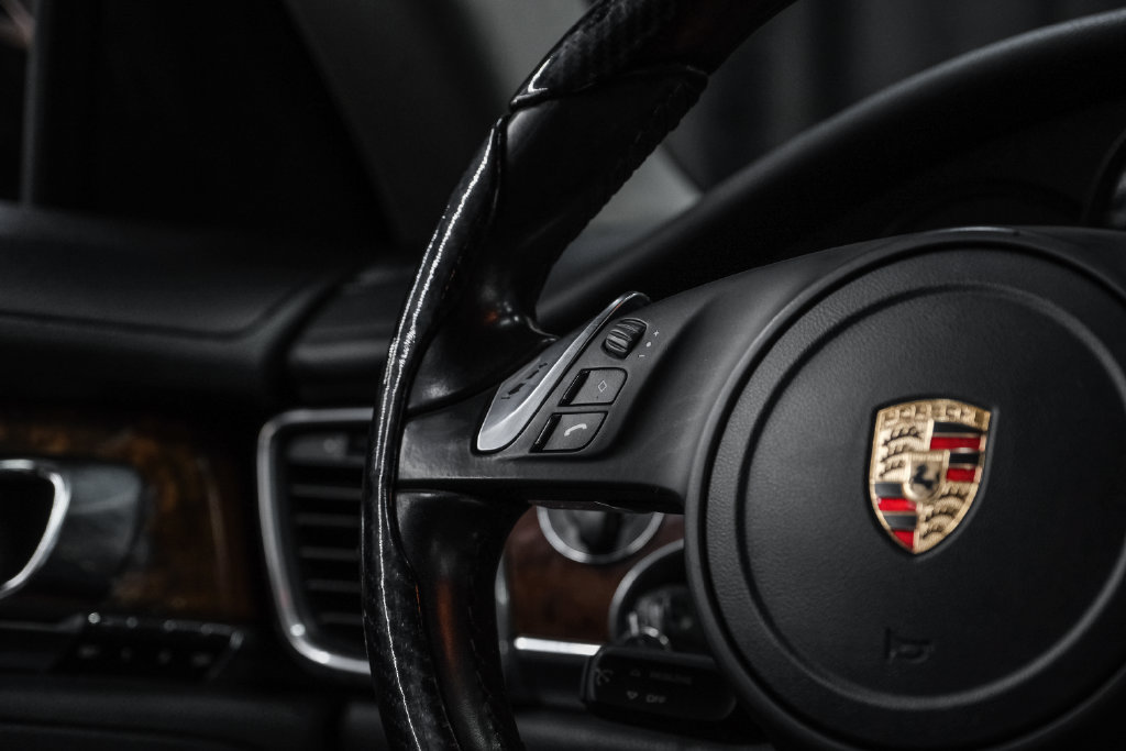 Used 2012 Porsche Panamera 4 image 14