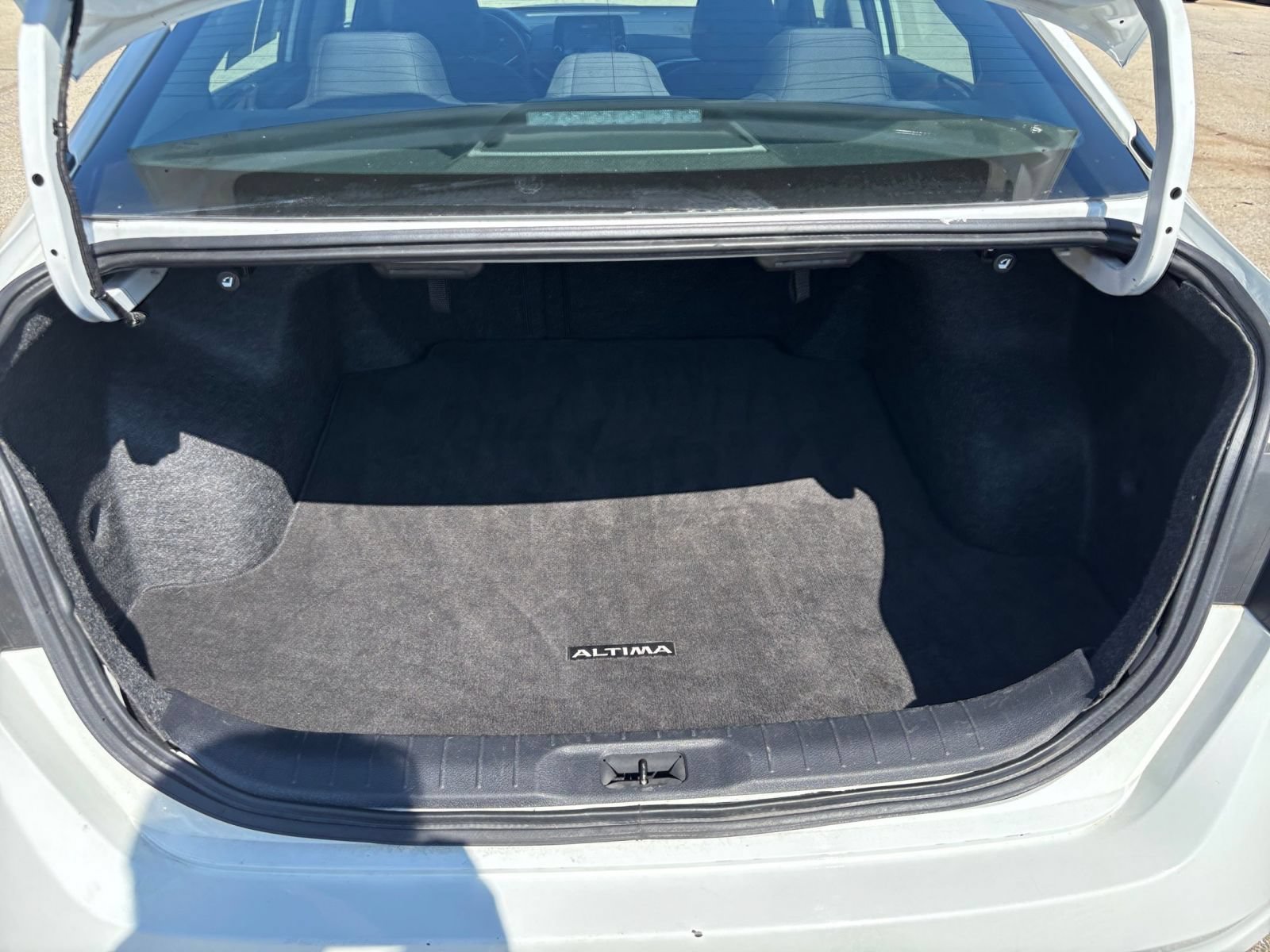 Used 2025 Nissan Altima 2.5 SV FWD image 26