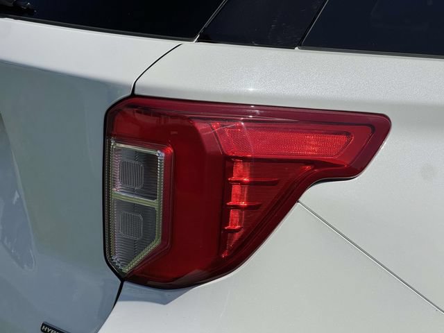 Certified 2021 Ford Explorer Limited w/ Hybrid Equipment Group 310A AWD/4WD image 9