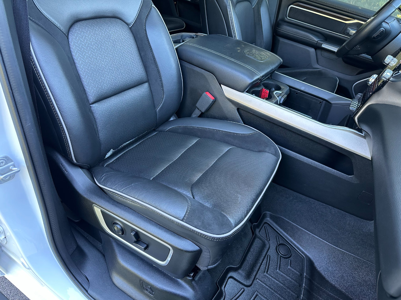 Used 2021 RAM 1500 Laramie w/ Laramie Southwest Edition image 29