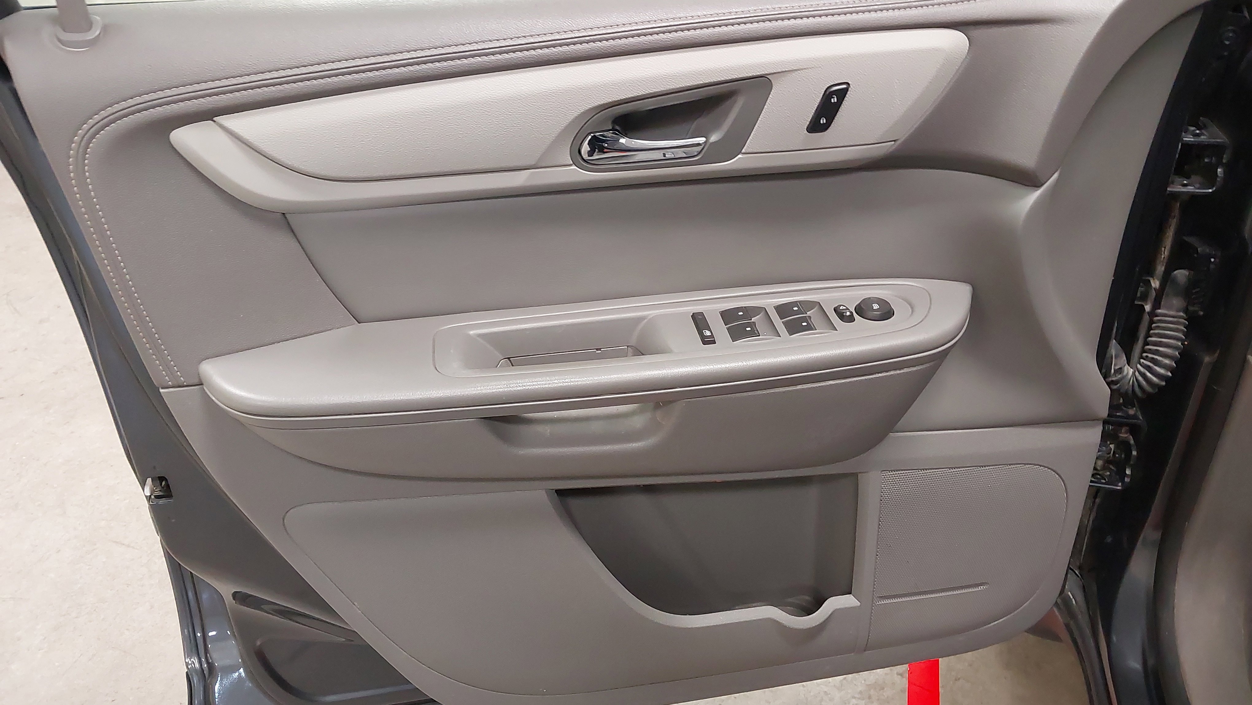 Used 2014 Chevrolet Traverse LS FWD image 24