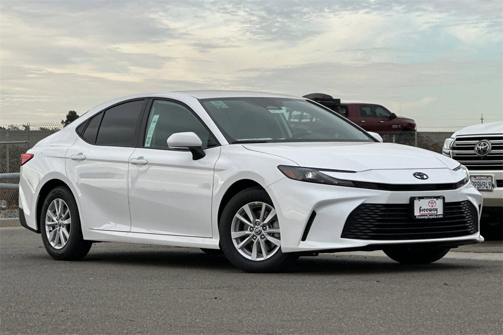 New 2026 Toyota Camry LE image 2
