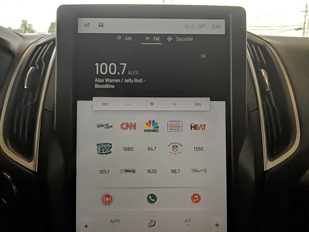 Used 2023 Ford Edge SEL image 15