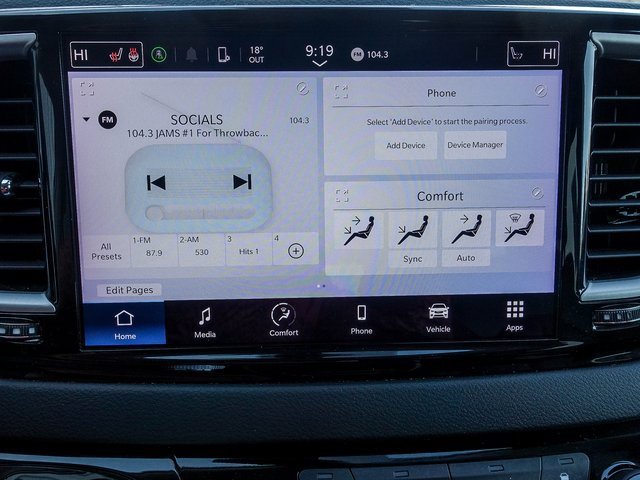 Used 2023 Chrysler Pacifica Touring-L image 15