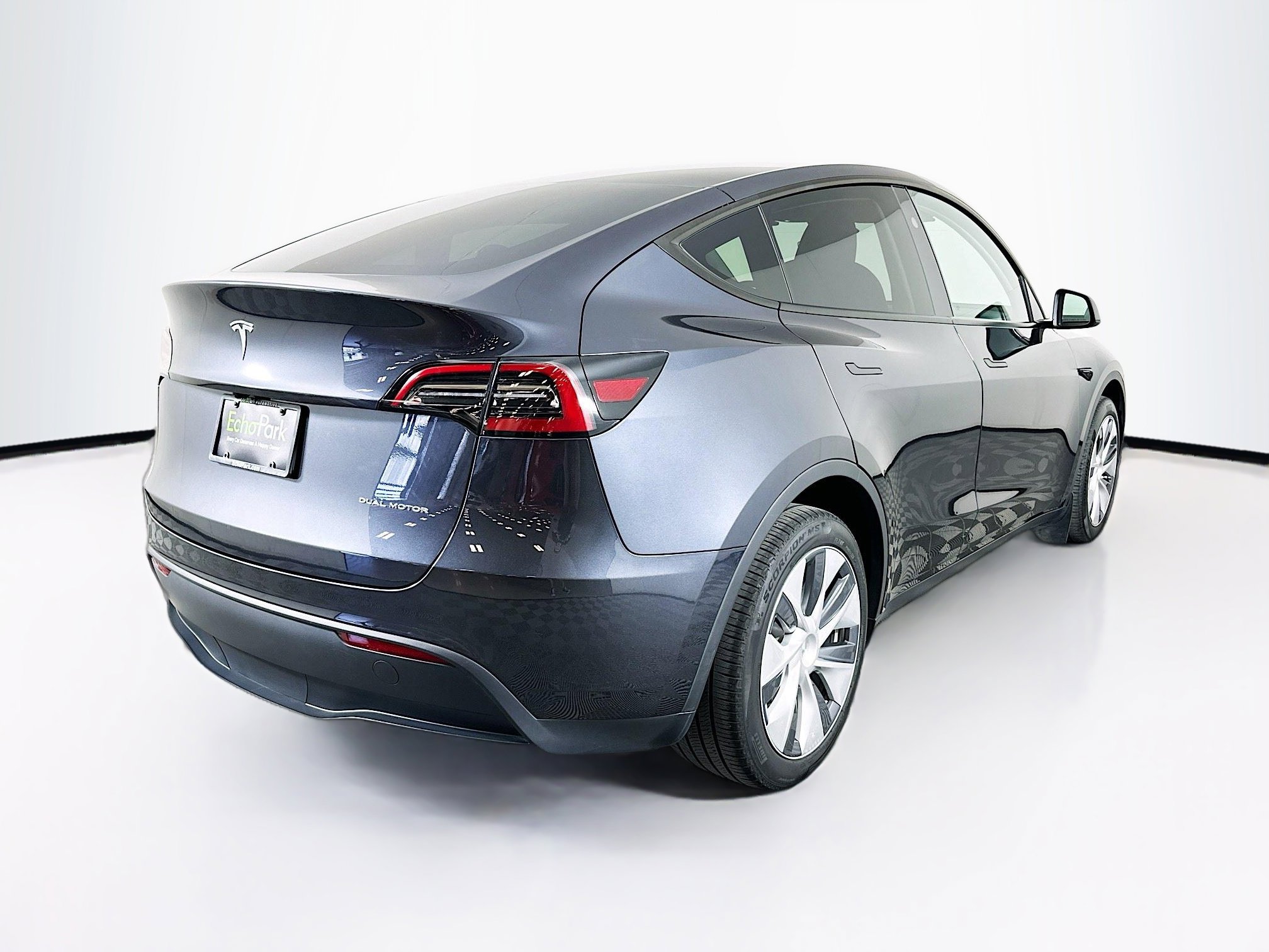 Used 2024 Tesla Model Y Long Range image 9