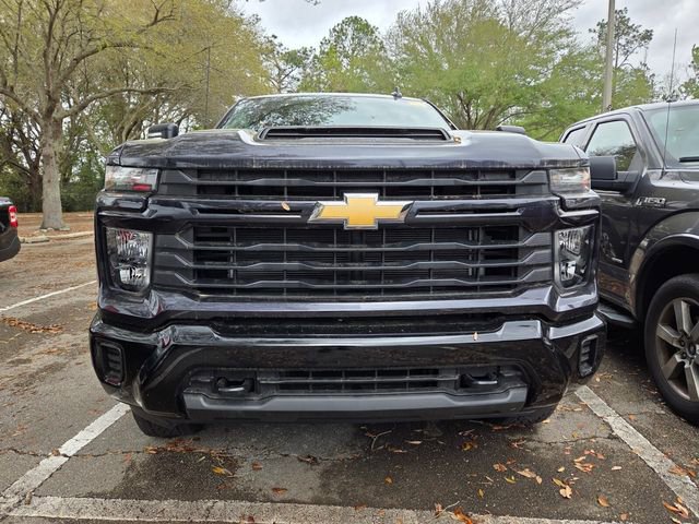 Used 2024 Chevrolet Silverado 2500 Custom w/ Custom Convenience Package image 2