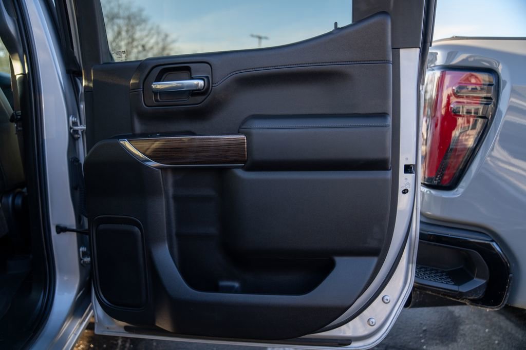 Used 2020 Chevrolet Silverado 1500 LT Trail Boss image 14