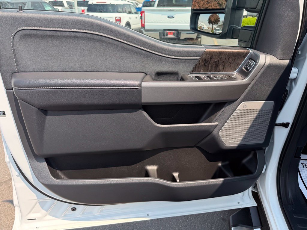 Used 2025 Ford F250 Lariat AWD/4WD image 17