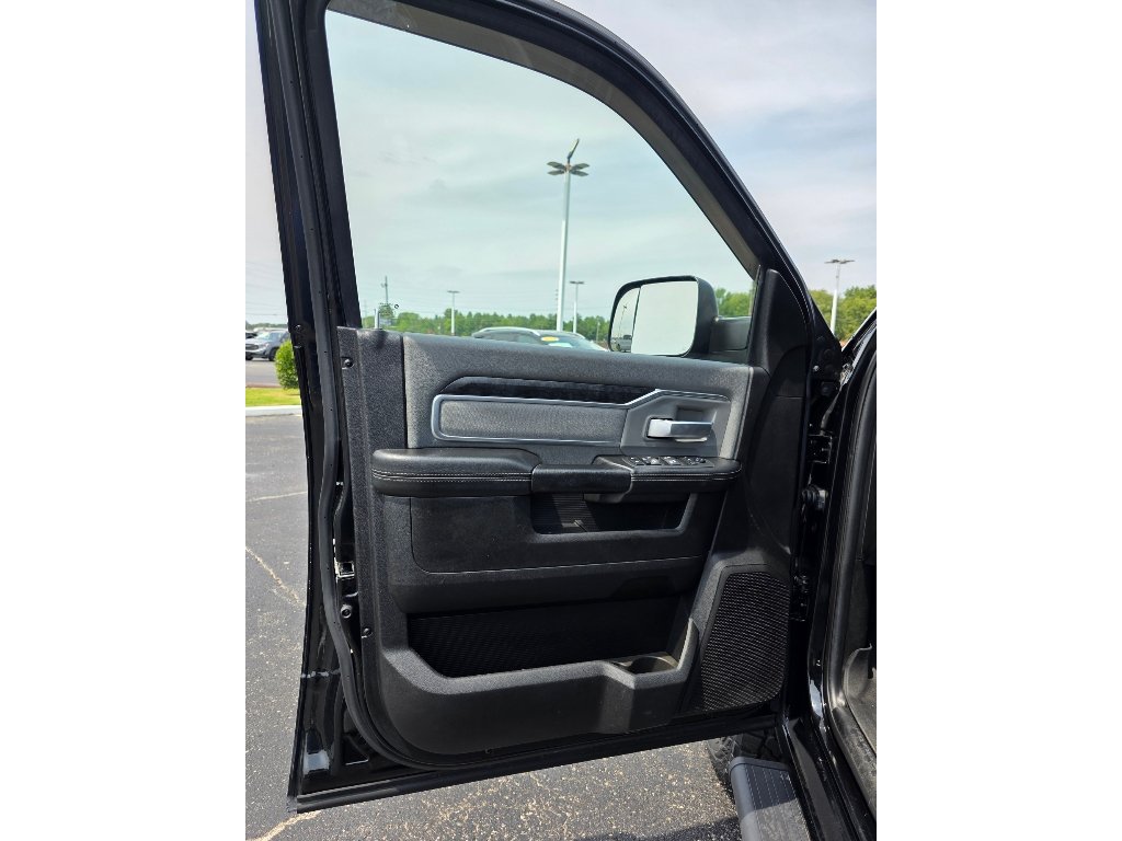 Used 2019 RAM 3500 Big Horn AWD/4WD image 16