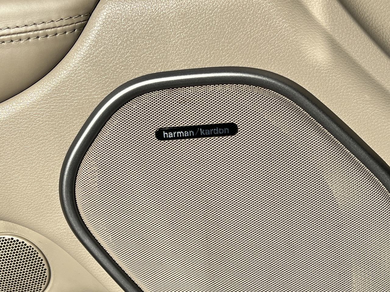 Used 2020 Jeep Grand Cherokee Overland image 27