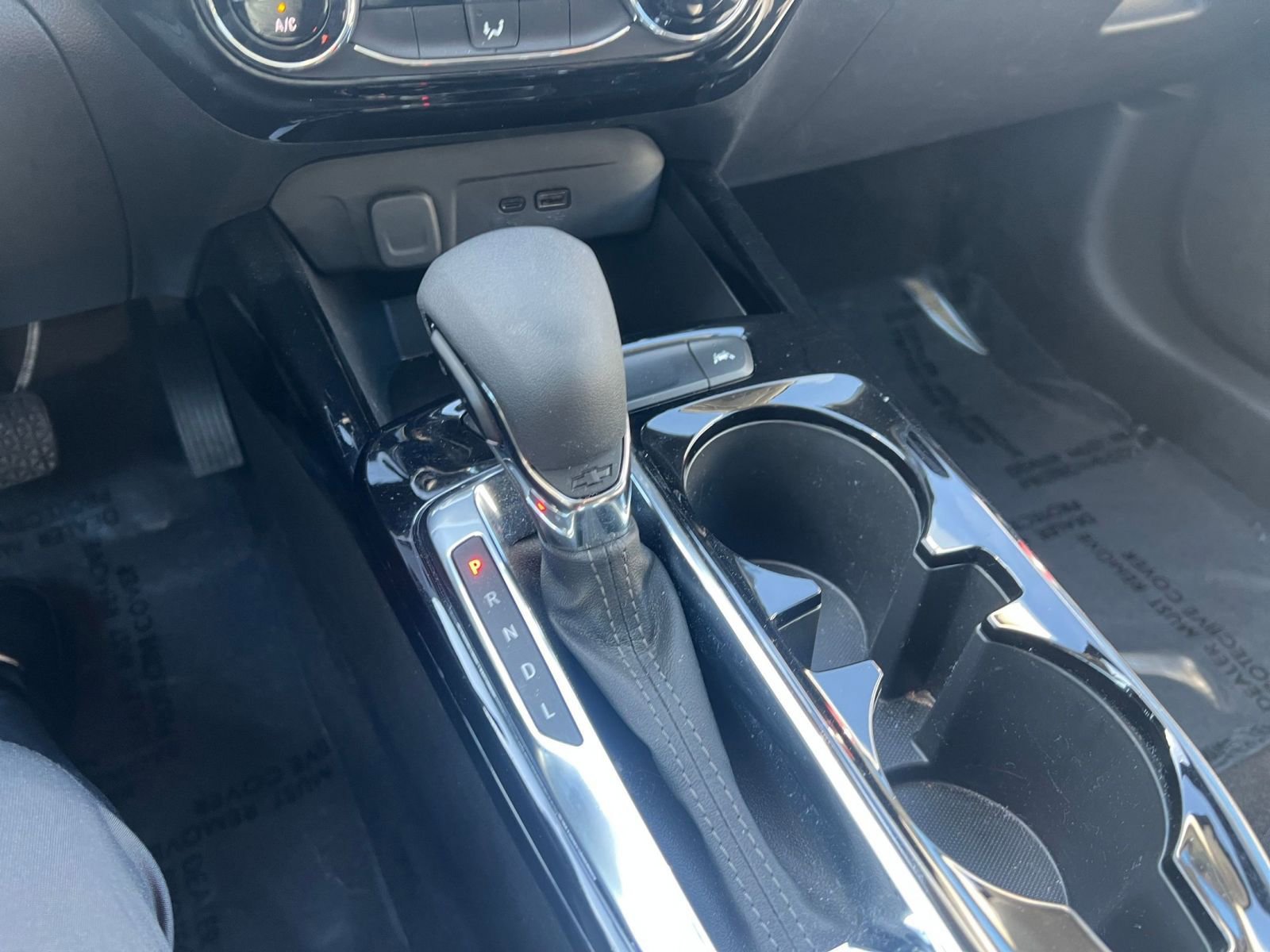 Used 2025 Chevrolet Trax LT FWD image 41