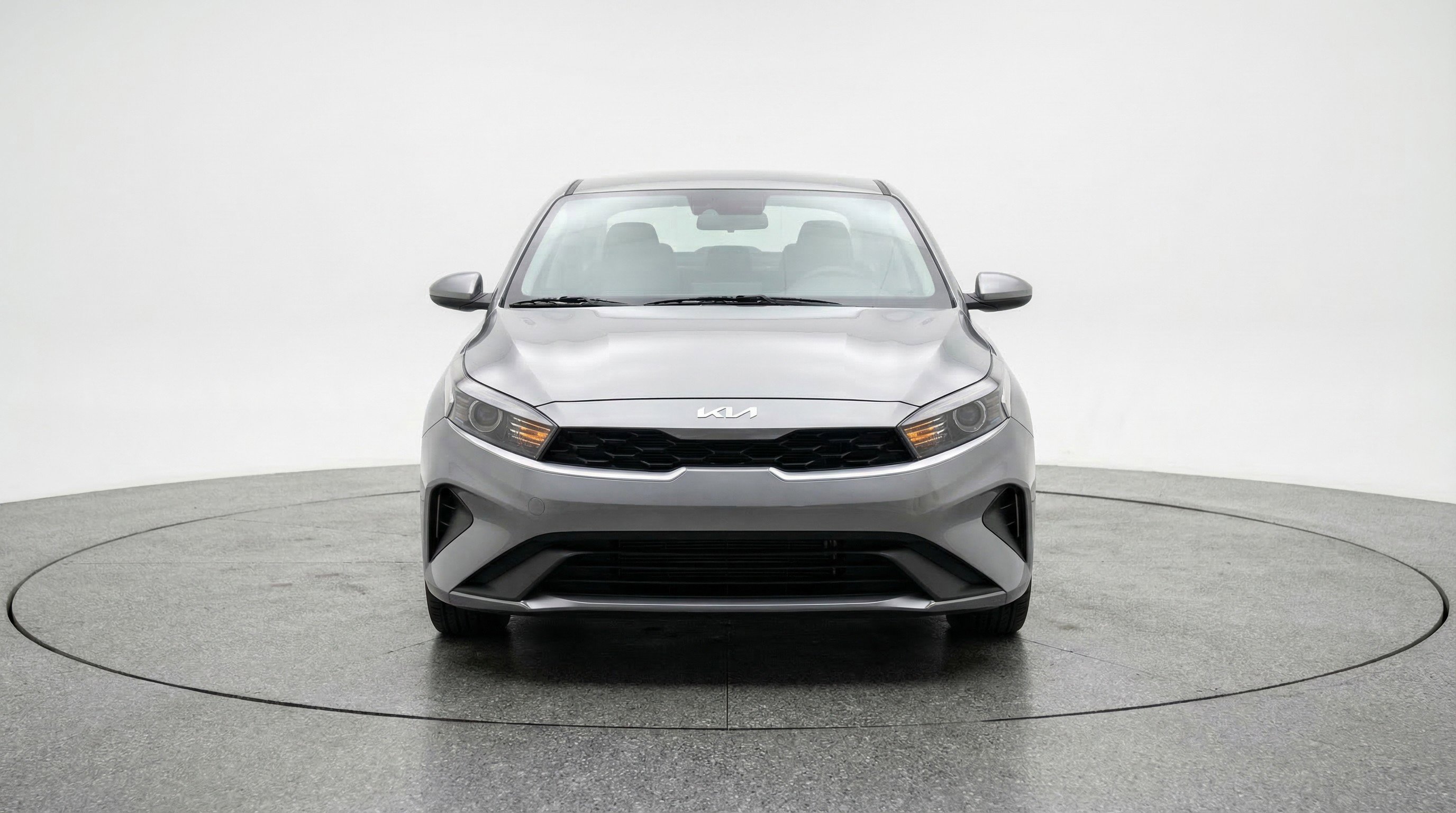 Used 2024 Kia Forte LXS image 2