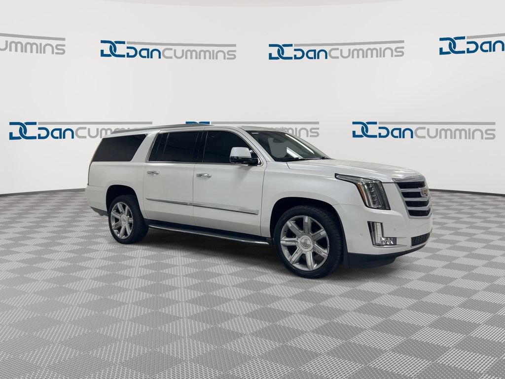 Used 2019 Cadillac Escalade ESV Luxury AWD/4WD image 2