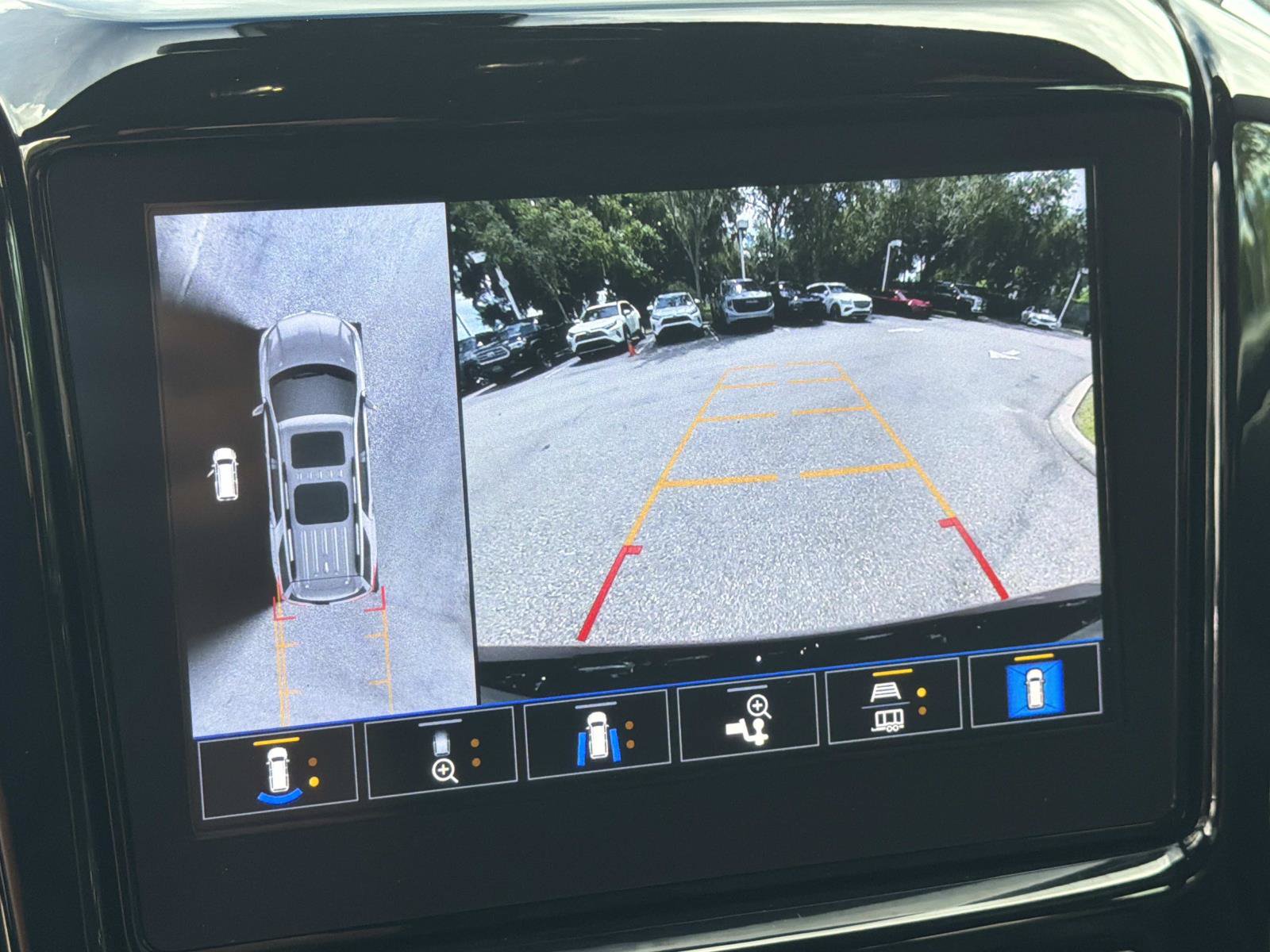 Used 2023 Chevrolet Traverse High Country w/ LPO, Floor Liner Package FWD image 23