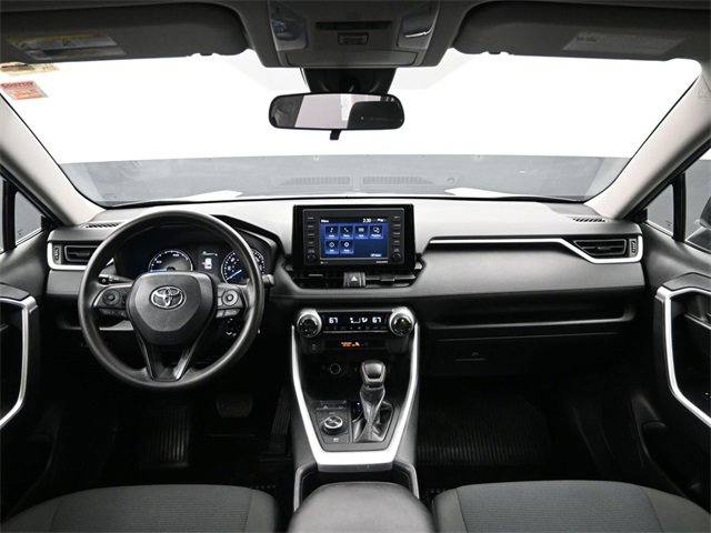 Used 2022 Toyota RAV4 LE image 19