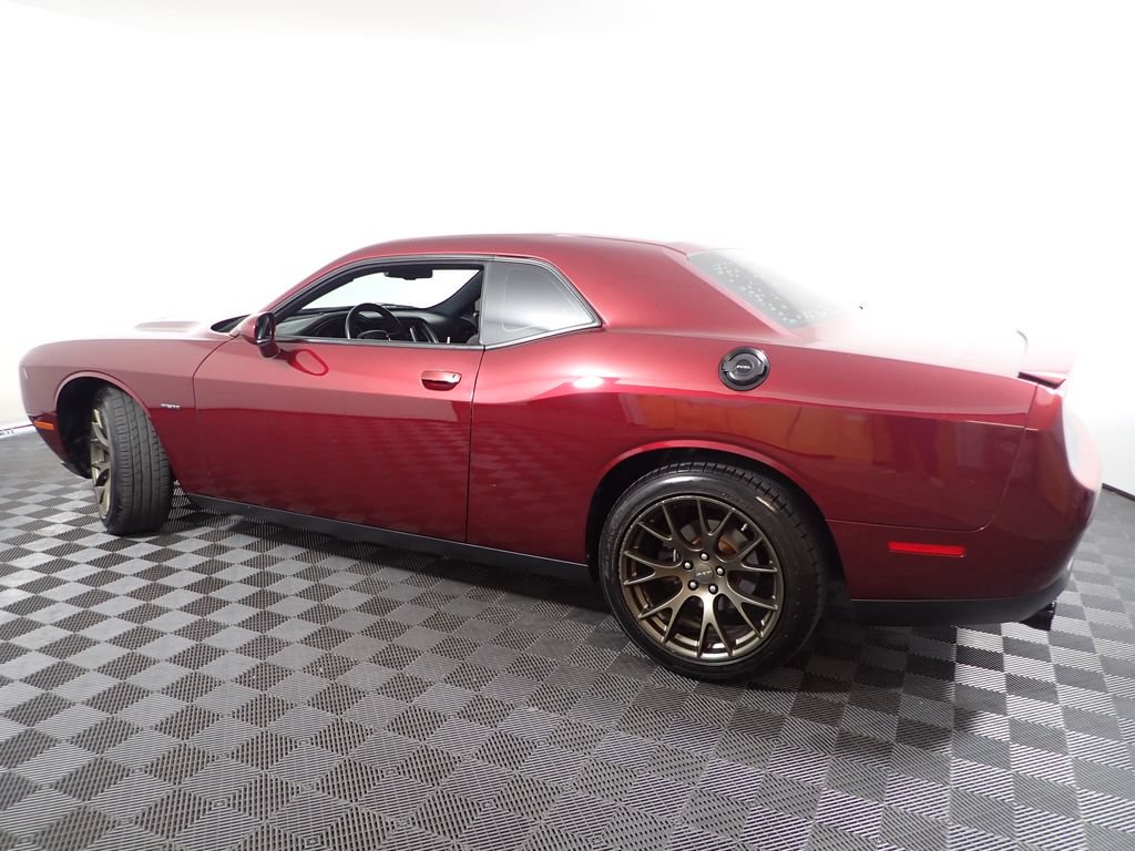 Used 2017 Dodge Challenger R/T RWD image 9
