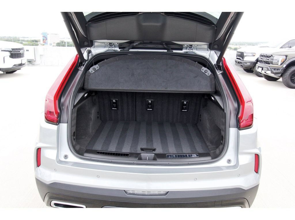 Used 2025 Cadillac XT4 Premium Luxury FWD image 29