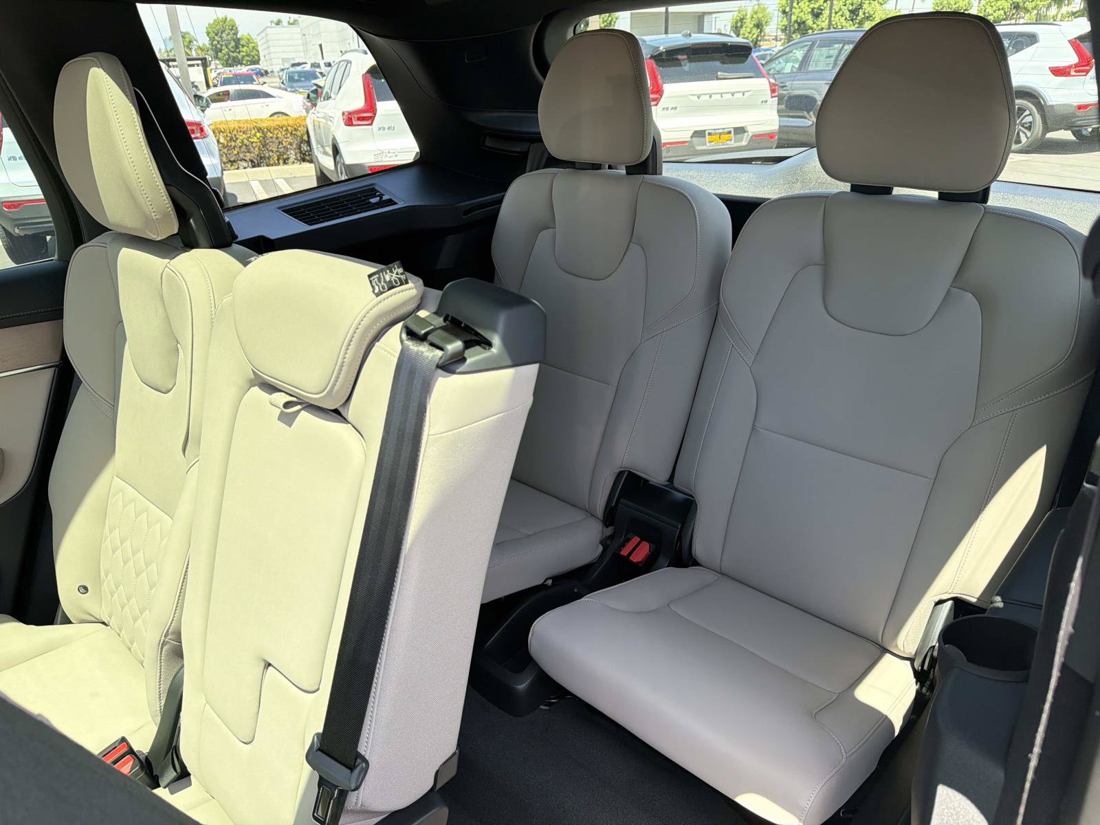 New 2026 Volvo XC90 T8 Plus AWD/4WD image 18