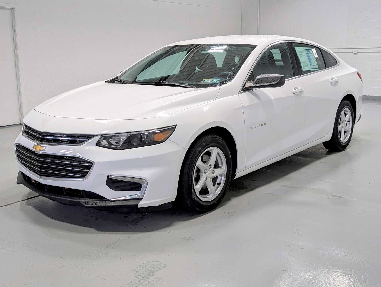 Used 2018 Chevrolet Malibu LS FWD image 1